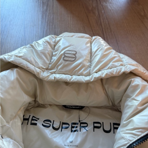 Aritzia The Super Puff™ XtraShorty - Hi-Gloss - Picture 4 of 6